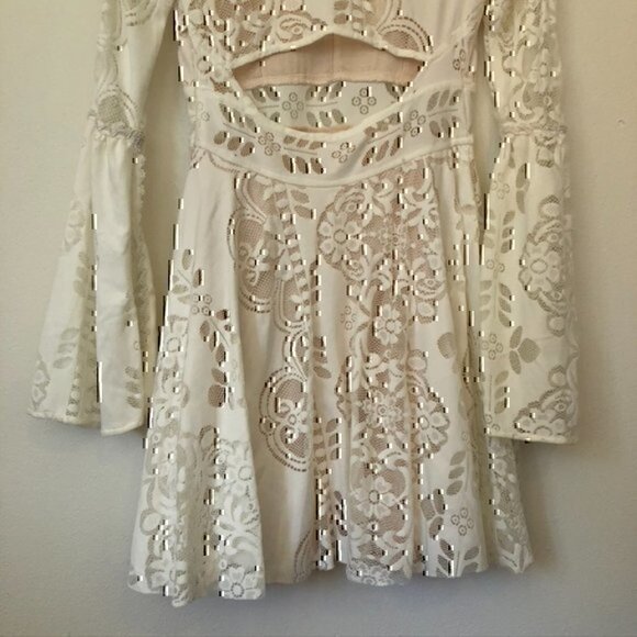 ARK & CO Burnout Lace Skater Dress White Blush Underlay Long Bell Sleeve Mini S - Picture 9 of 12